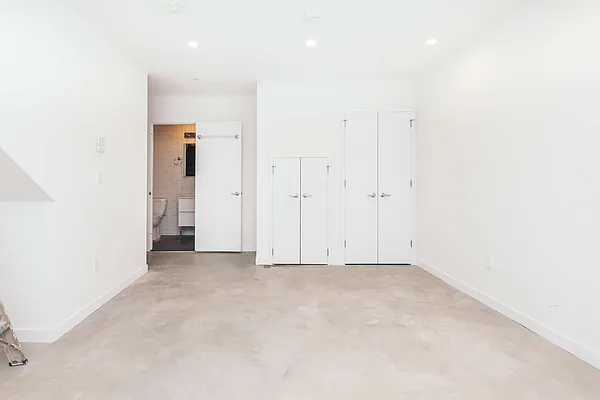 Rented by Nooklyn NYC LLC | media 10