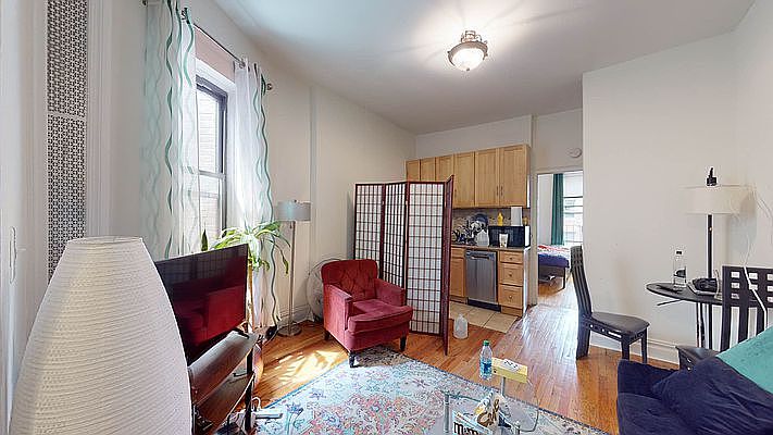 1st image of 1443 York Ave APT 5