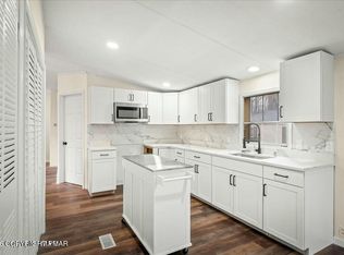 2549 Lynnwood Dr, East Stroudsburg, PA 18302