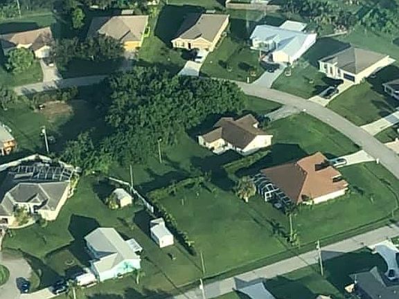 4th image of 4696 SW Nackman Ter