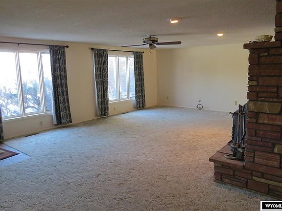 4th image of 1408 E Adams Ave