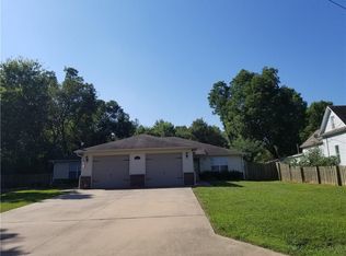 1118 E Harvard St #B, Siloam Springs, AR 72761