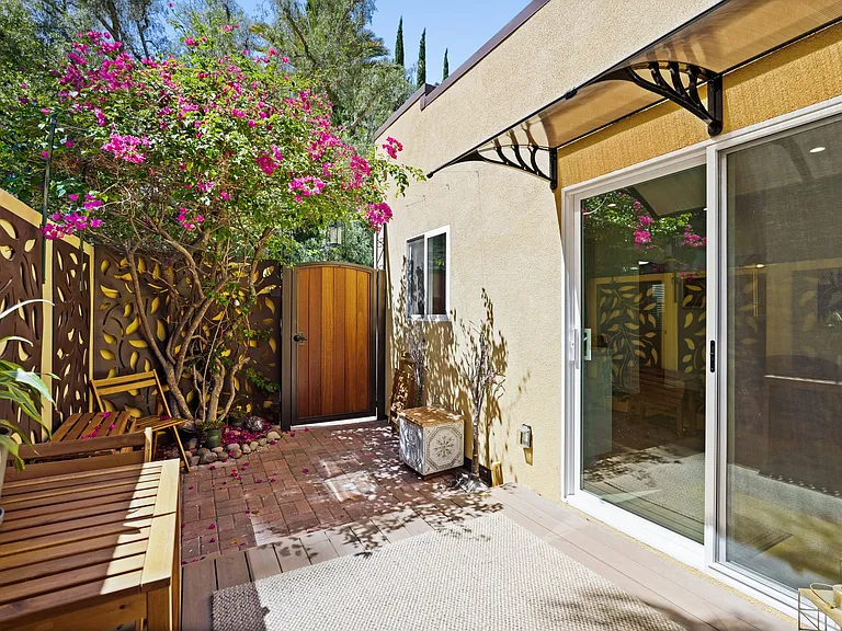 2258 Helios Dr — Photo 14