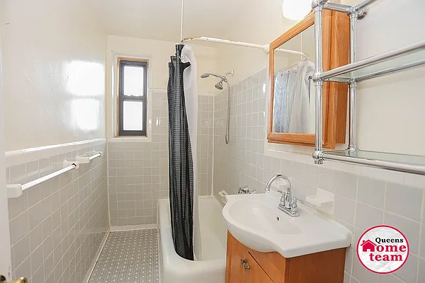 Sold by Keller Williams Realty Landmark II | media 10