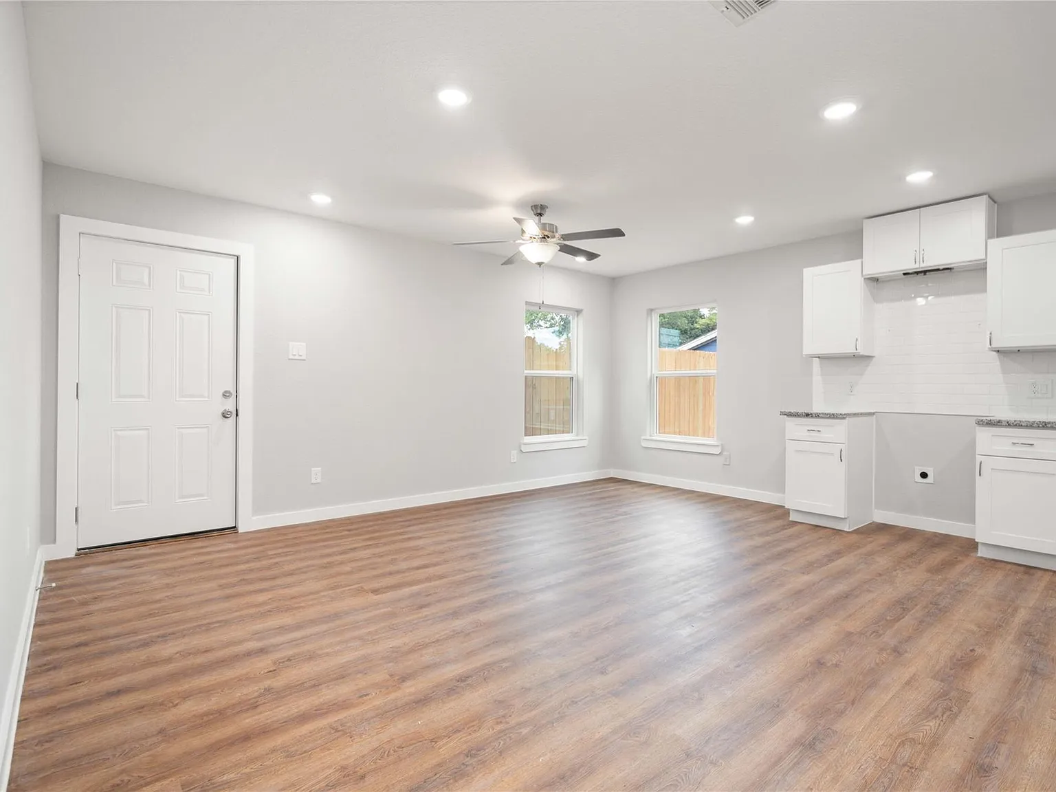 3 bed, 1160 sqft, $1,450 — Photo 2