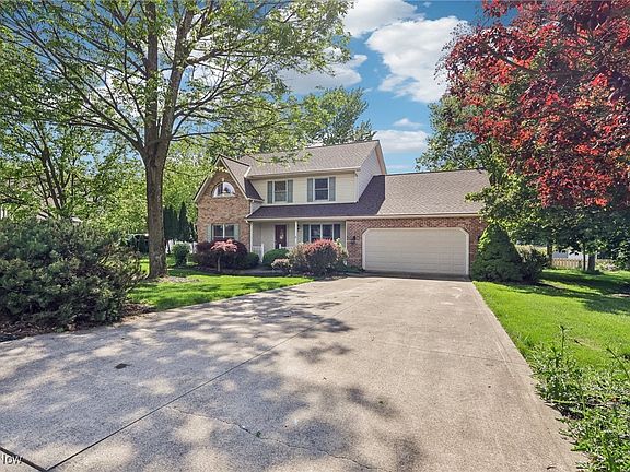 2nd image of 10976 Huntington Close