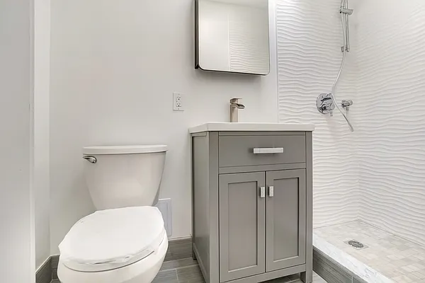 Rented by Twyford Real Estate | media 11