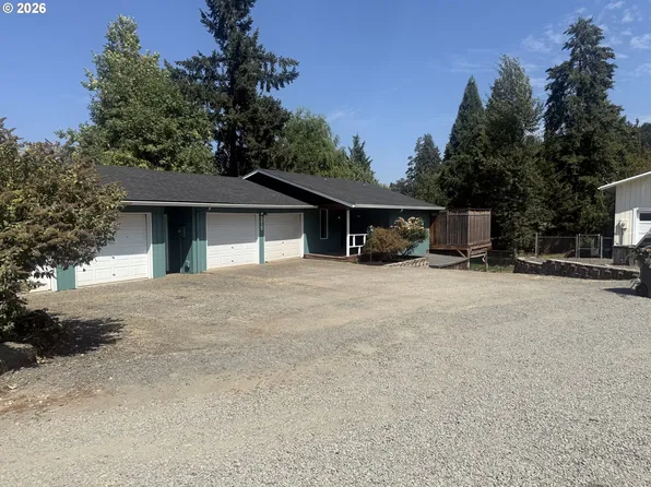 575 S 70th St, Springfield, OR 97478