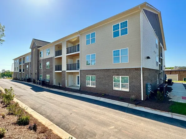 Westbrook Apartments, 1020 Williamson Ave #104, Burlington, NC 27215