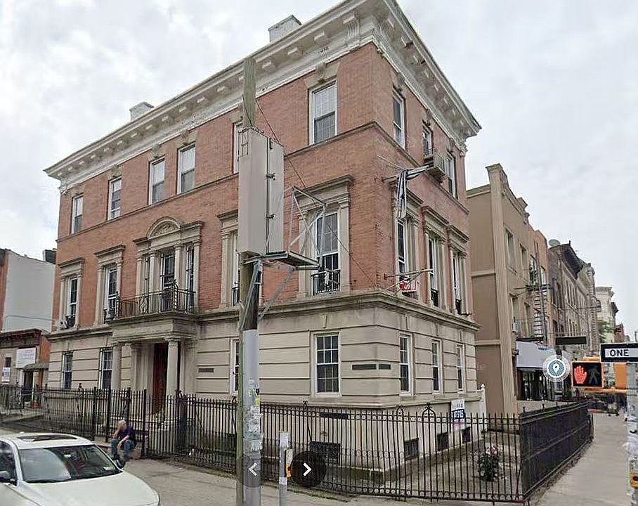 1st image of 5501 4th Ave