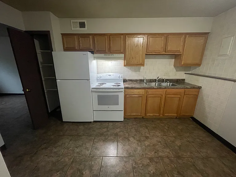 4453 W Bellview Dr #A — Photo 6