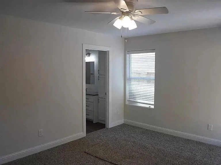 812 N Broughton St — Photo 10