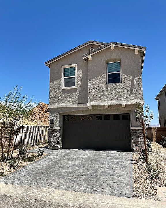 1st image of 32 Moon Hill Dr