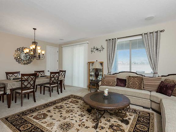 5th image of 1138 W Oleander Ave