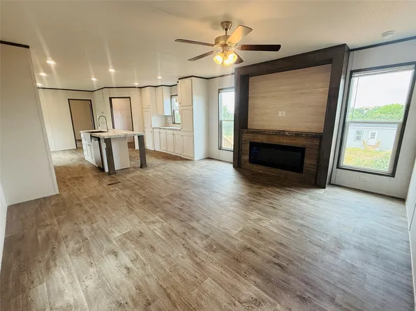 3409 Evergreen Dr, Granbury, TX 76048