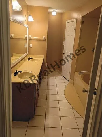 5791 Plum Valley Dr — Photo 10