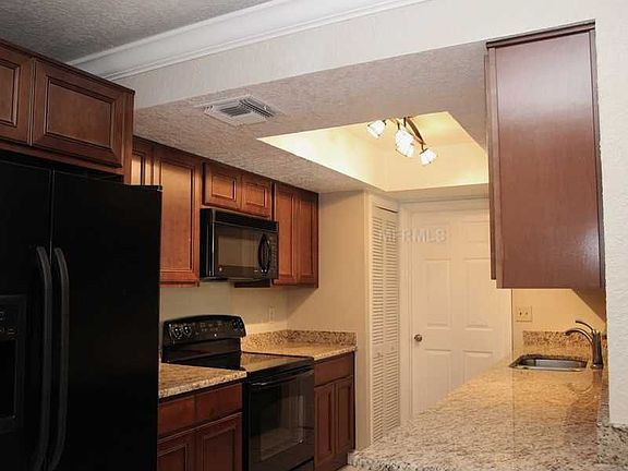 4th image of 233 W Palmetto Ave