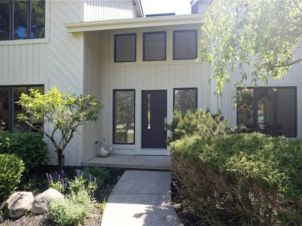 3939 Beechmont Trl, Beachwood, OH 44122