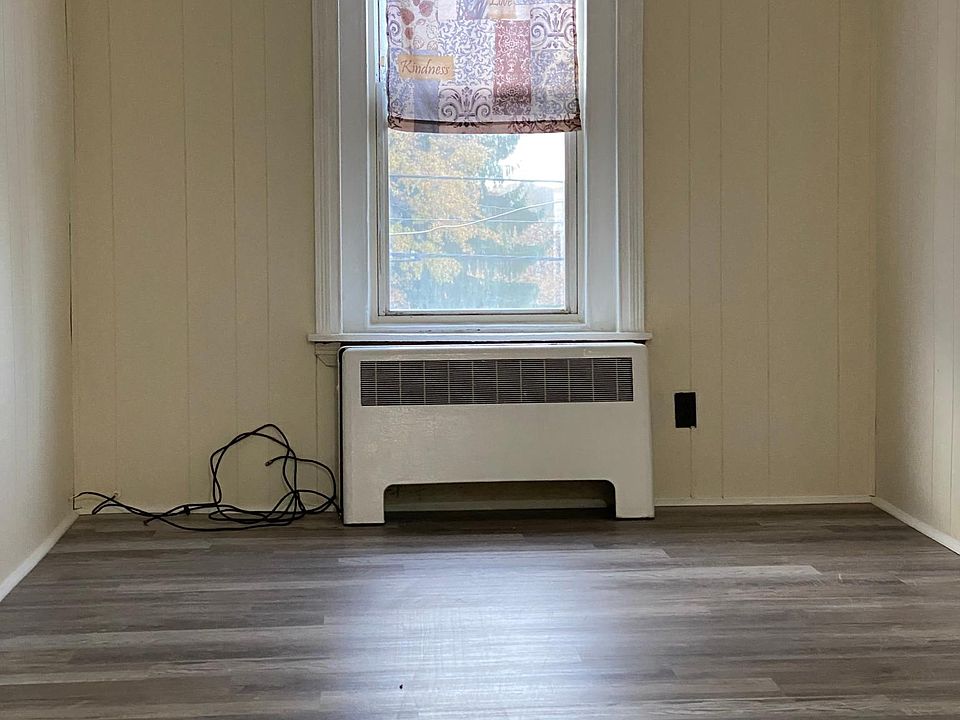 1st image of 900 N Dupont St #1