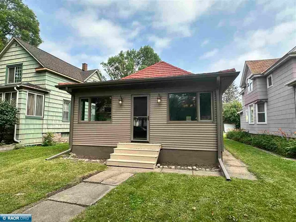 315 4th St S, Virginia, MN 55792