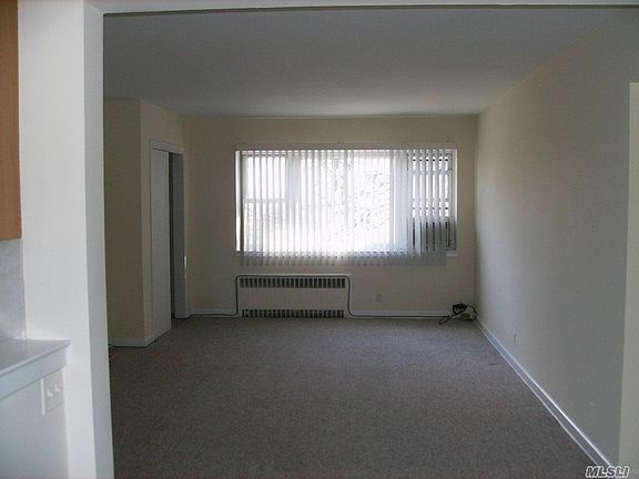 2nd image of 185 Manorhaven Blvd APT W2