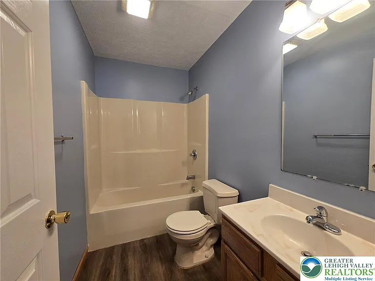 104 Flo Ct — Photo 17
