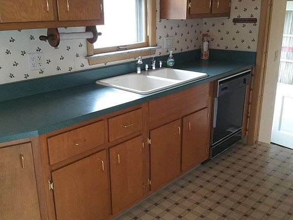 3rd image of 12401 Eastwood Blvd