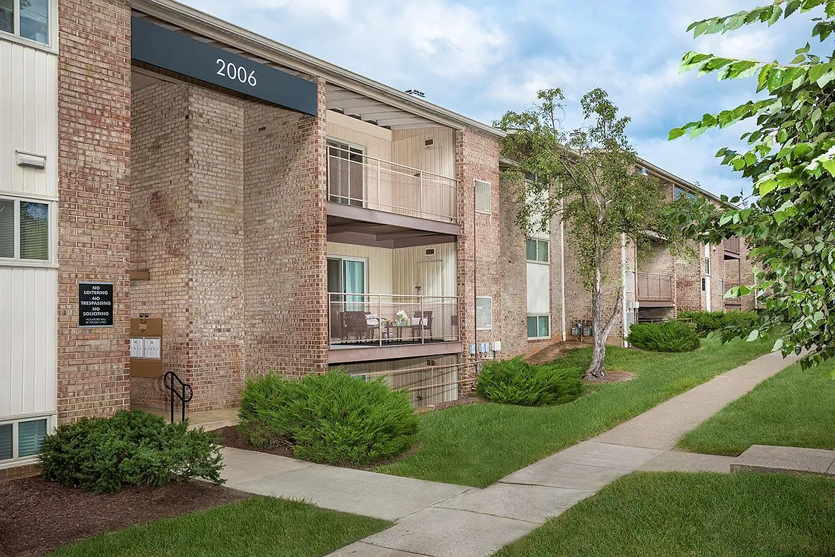 Columbia Park Apartments — Photo 3