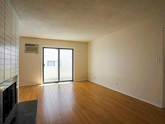 3rd image of 1536 Brockton Ave APT 6