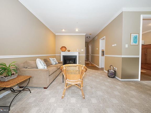 3rd image of 6 Abbott Ct