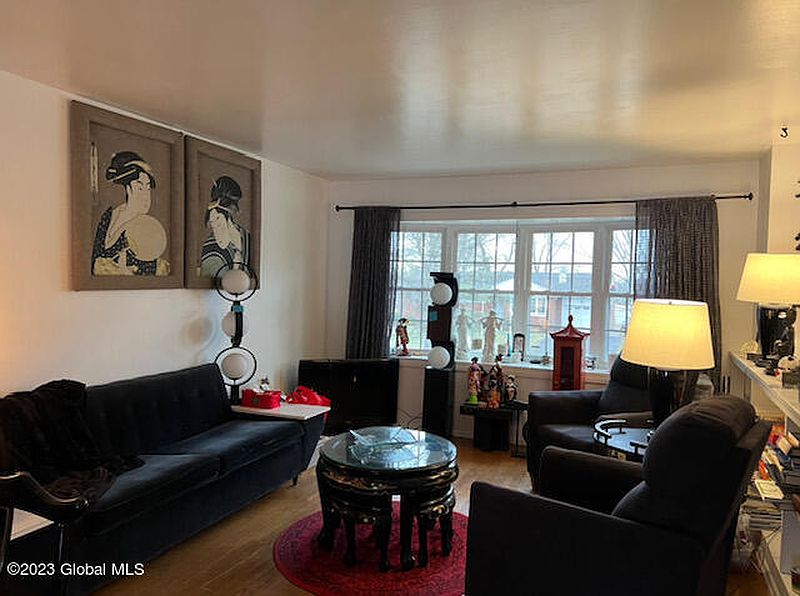 4th image of 27 Danielwood Drive