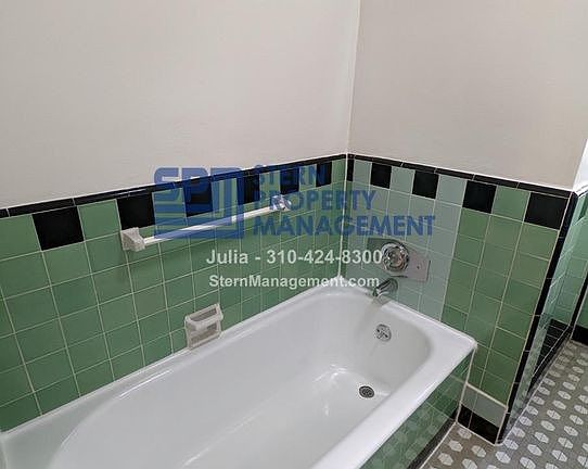 2nd image of 559 N Normandie Ave APT 105