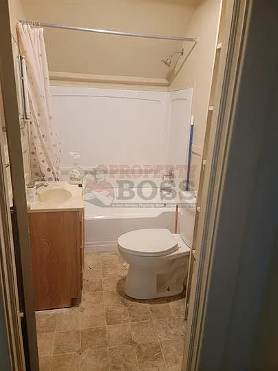 210 Noble St #1/2 — Photo 6