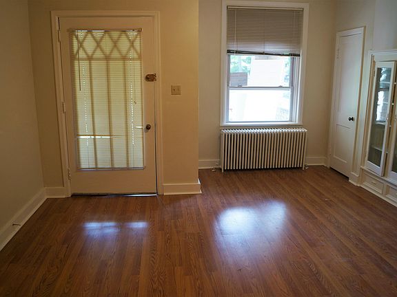 5th image of 5425 Baywood St #1