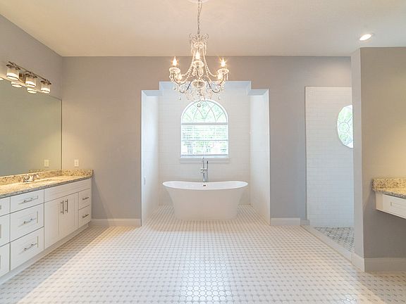 4th image of 7408 Park Springs Cir