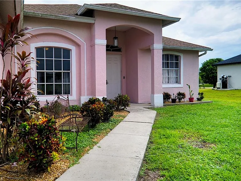 5325 Beauty St — Photo 2