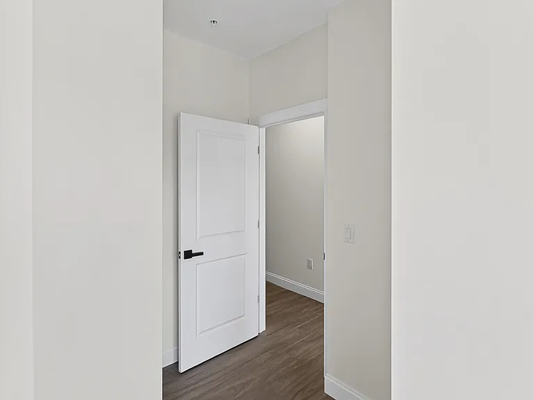 270 Hunterdon St #1 — Photo 12