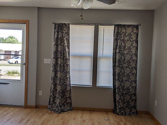 3rd image of 1102 SE Ray Dr #C