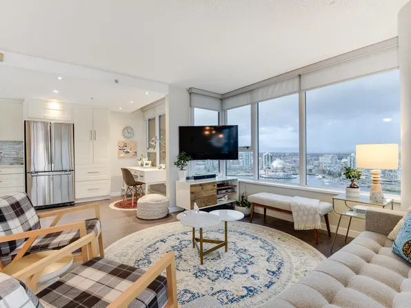 33 Smithe St, Vancouver, BC