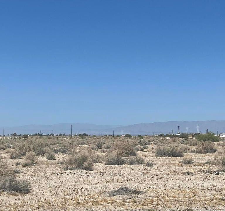 1st image of 817 Salton Dr