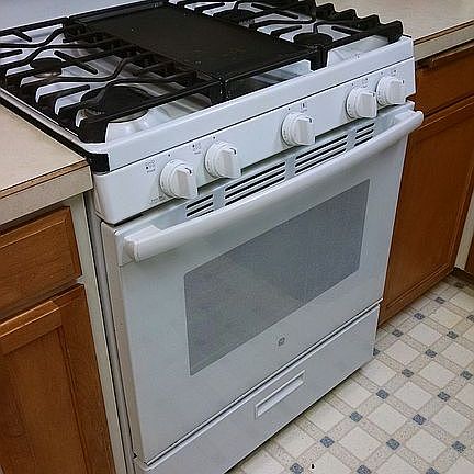 3rd image of 2905 Hillcrest Ln