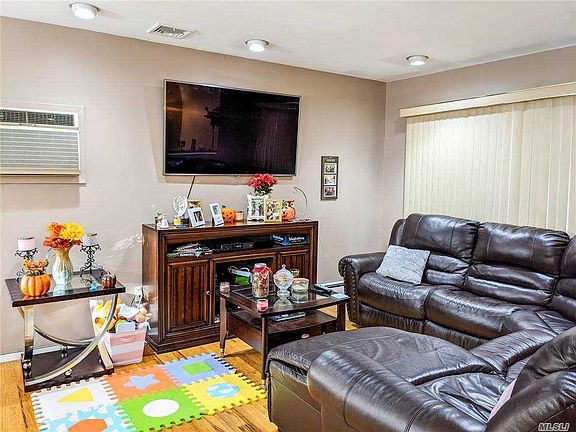 3rd image of 36 Flint Pl