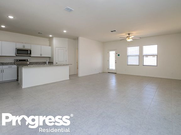 3rd image of 35382 W San Capistrano Ave
