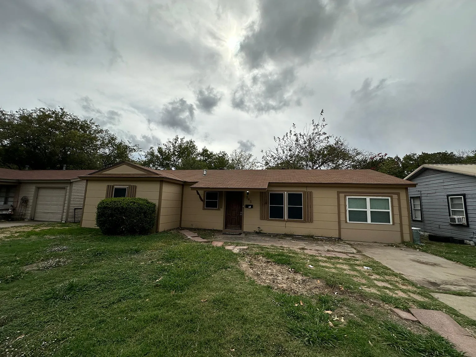 4 bed, 1722 sqft, $1,995 — Photo 1