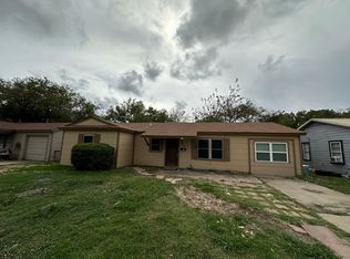 545 NW King St, Burleson, TX 76028