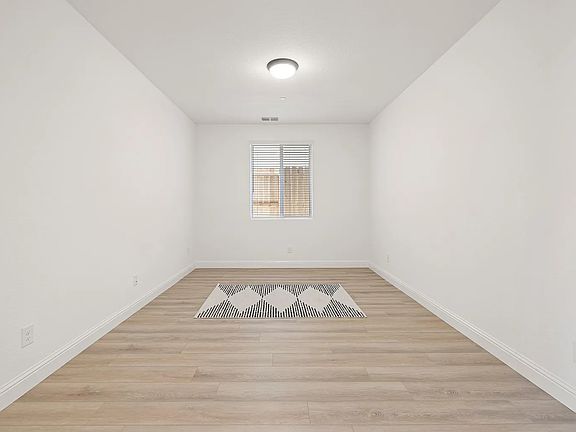 1st floor entertainment room