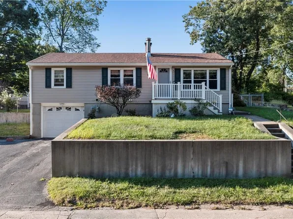 80 Morin St, Woonsocket, RI 02895