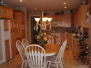 5th image of 18 Griffen Ct