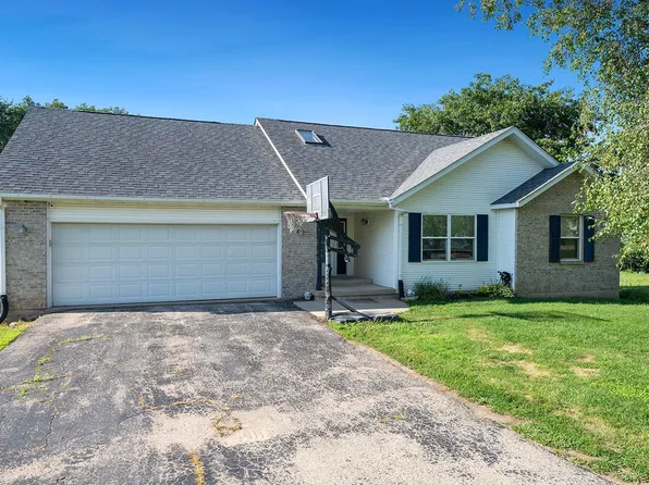 1442 W Indian Heights Dr, Oregon, IL 61061