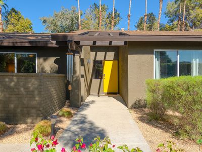 3140 E Escoba Dr, Palm Springs, CA, 92264